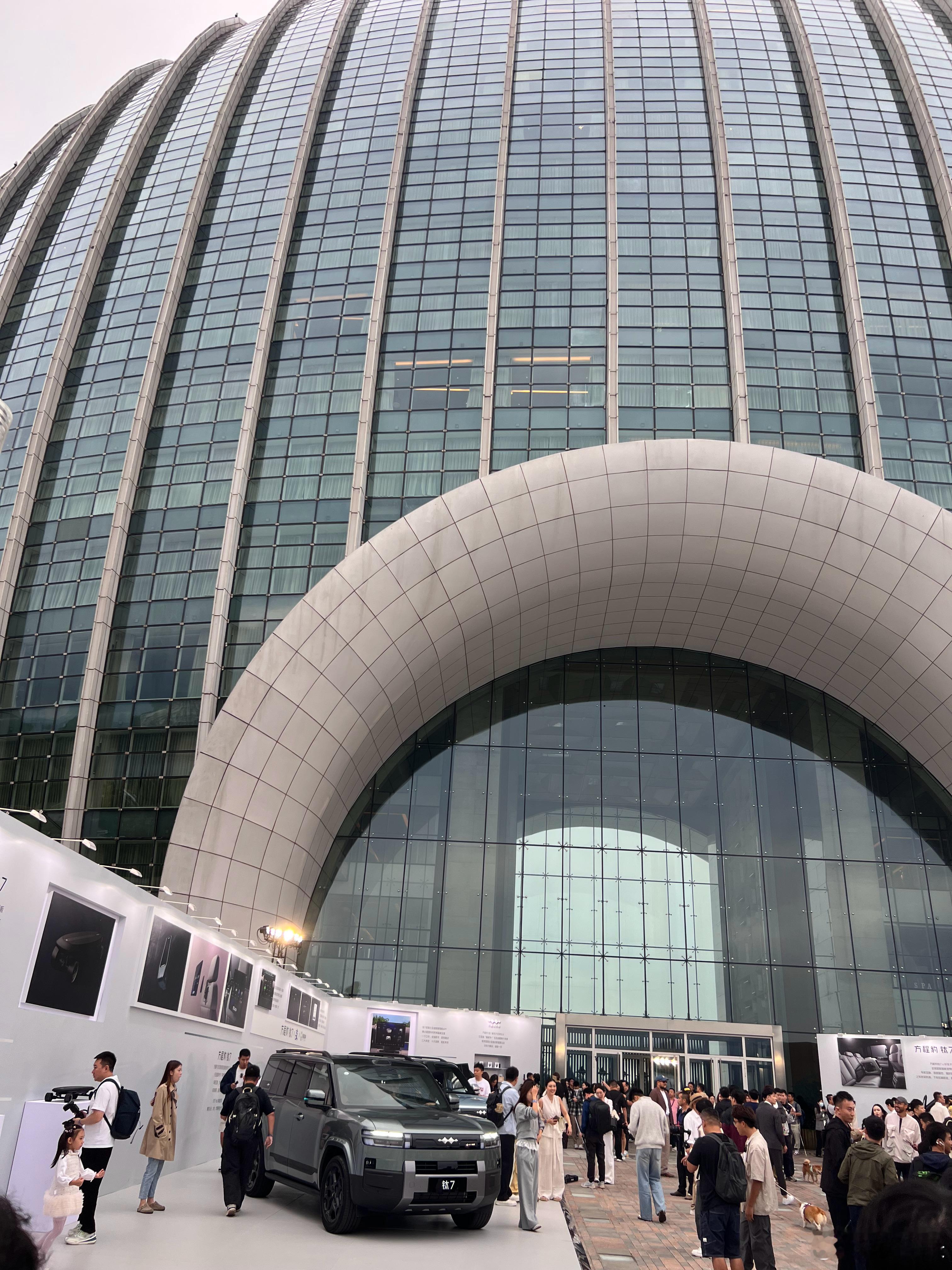 方程豹钛7，科技大空间SUV，主打城市溜达[doge]方程豹钛7汽场全开​​​