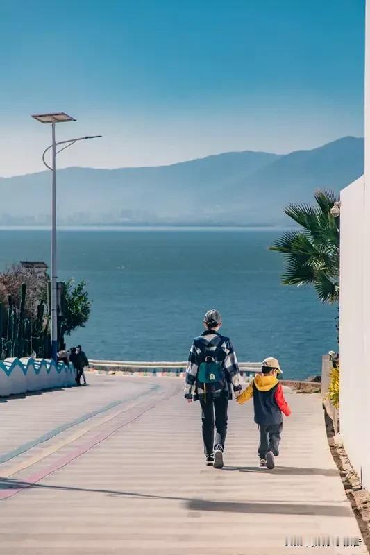 我发现把孩子当“外人”家庭关系反而变好了以前的我，是个“满分”妈妈也是孩