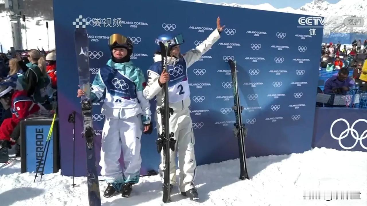 恭喜谷爱凌，拿下U池冠军！她心理太强大，第一局仅仅拿到30分的成绩，但这并没有