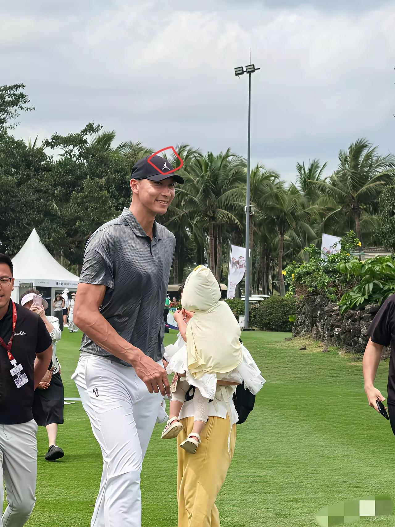 易建联戴的帽子是什么牌子的，非常有气质