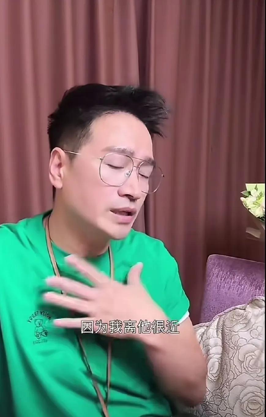 何晟铭讲话真的太有水平了！难怪于正在他面前拍照都是一脸娇羞，不是因为他会说，