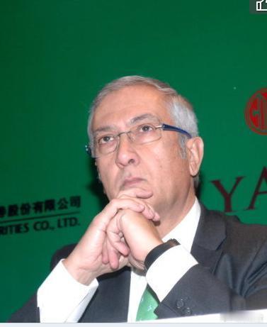 【国安新帅领西班牙海外最佳阵容曼城尤文大将入围】北京时间2月18日消息，《欧洲