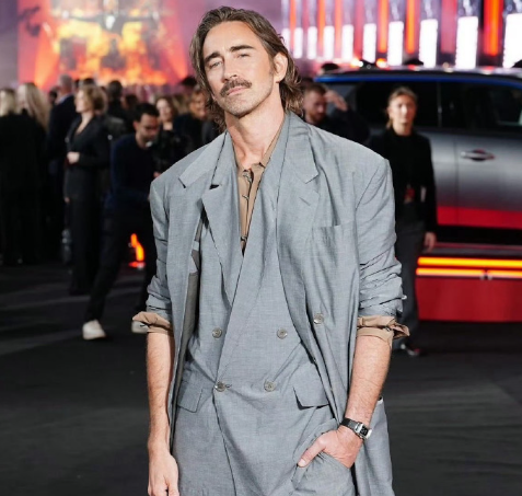 李佩斯叔系性张力太绝了，猎杀游戏首映礼上西装加身，成熟稳重又不失锐利，曾经的精灵