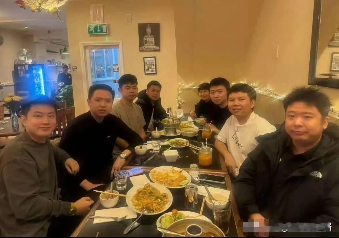 威尔士公开赛刚打完首轮，中国斯诺克这伙小伙子，真给国人长脸。赵心童连着拿