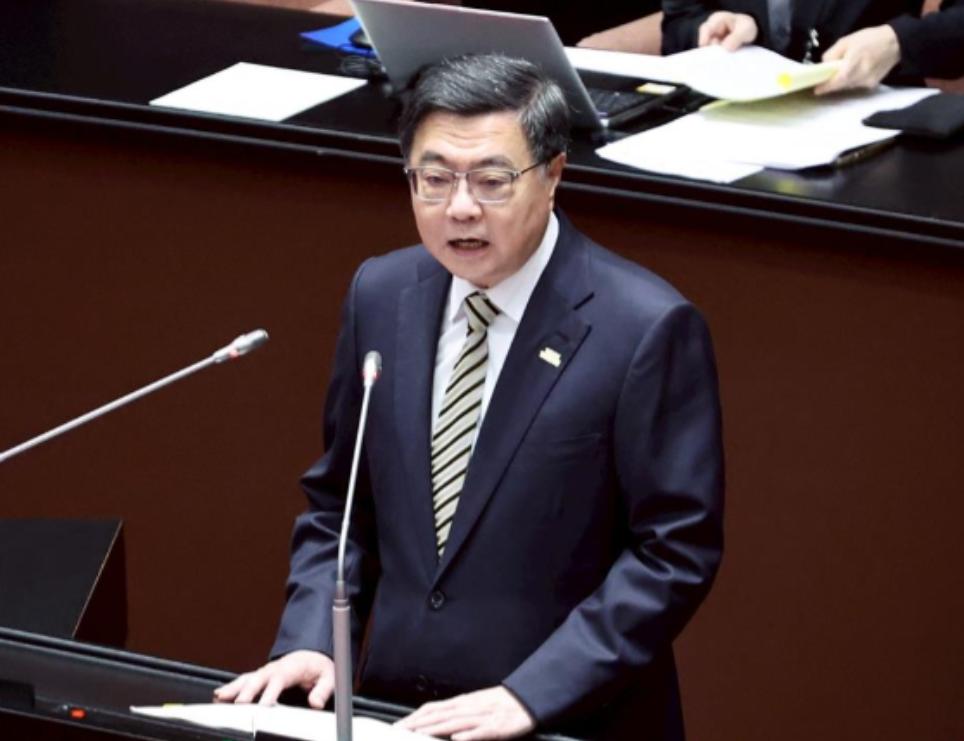 台“行政院长”卓荣泰发表声明，4月21日，台湾地区行政机构负责人卓荣泰被问到