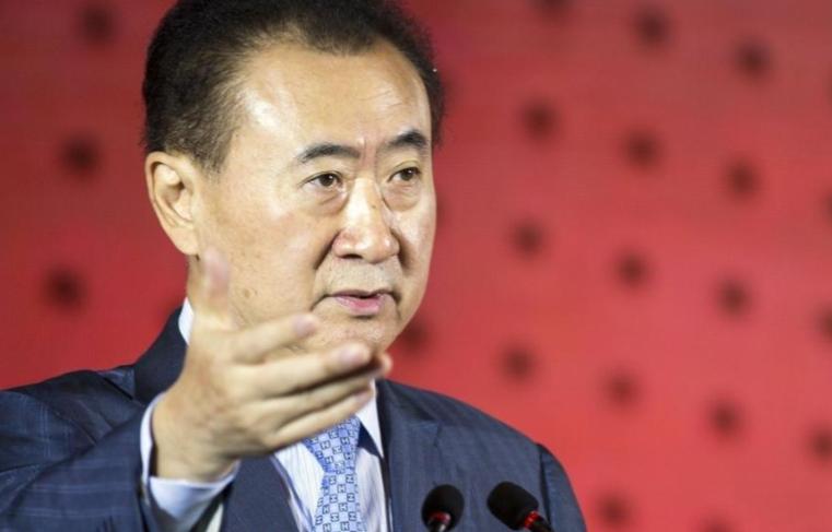 2024年3月30日，大连的签约现场，王健林签下名字的瞬间，就意味着他亲手交出了