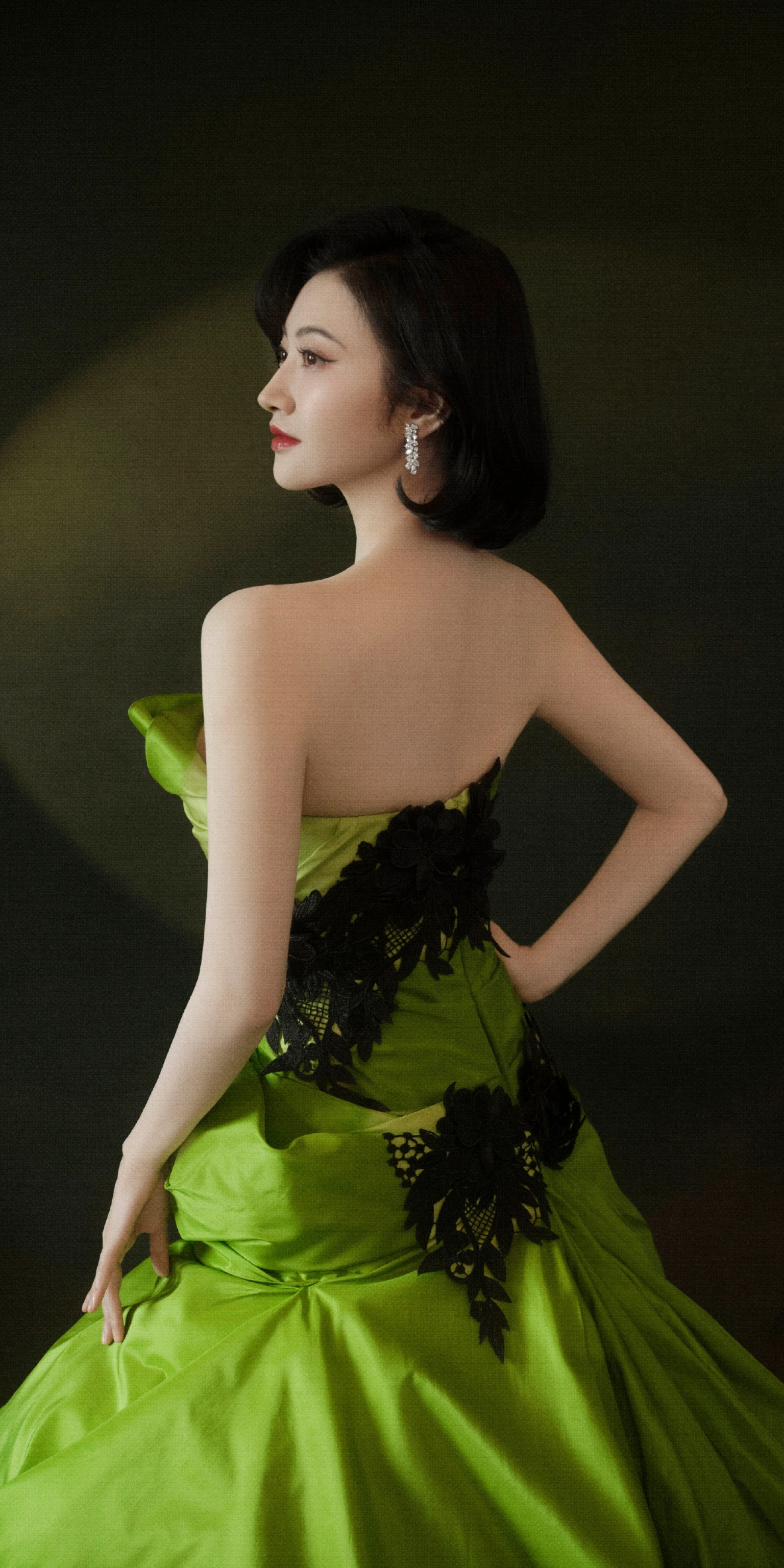 景甜穿搭壁纸，唯美的绿野仙子。景甜
