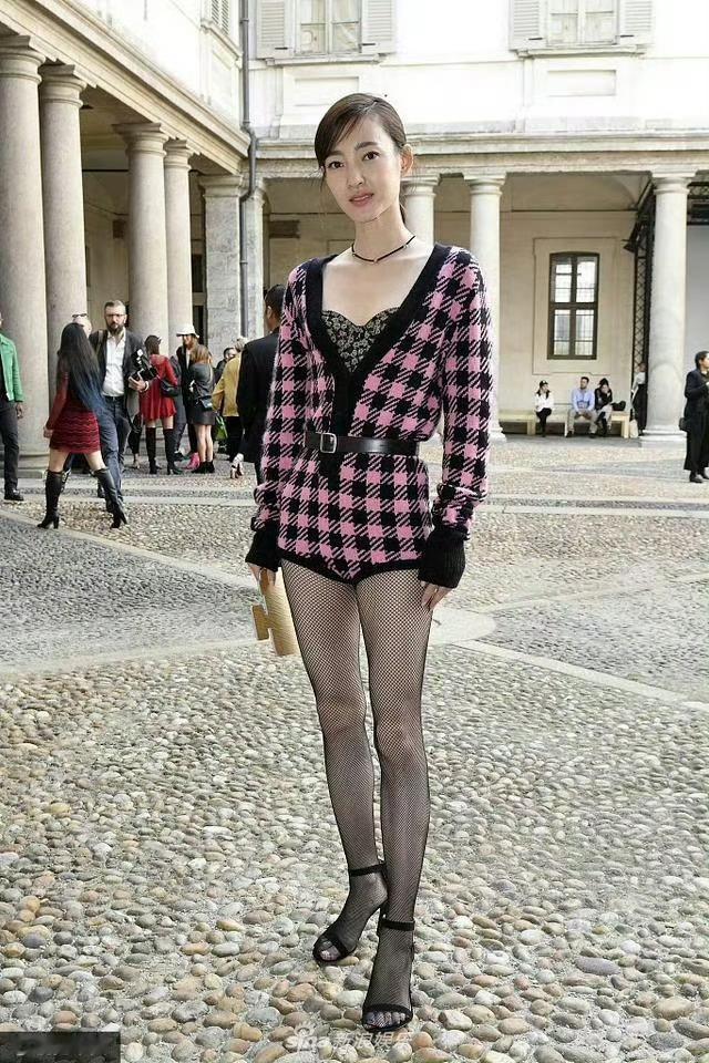 王丽坤黑丝网袜实在是太少见了