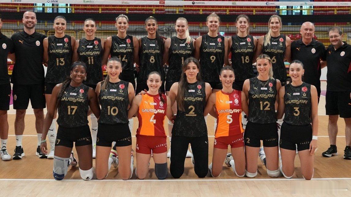 【加拉塔萨雷新赛季阵容】世界女排新闻主教练：巴博里尼（🇮🇹，原斯坎迪奇教练