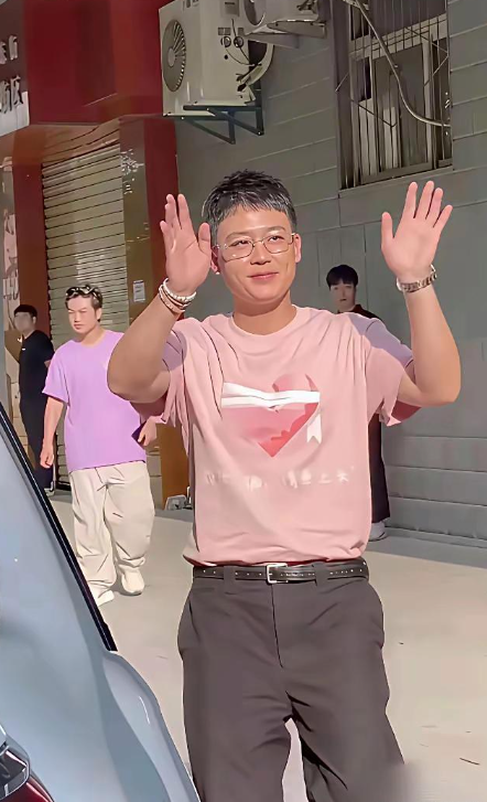 这是欧豪？发福了，变得稳重了！欧豪这花期也太短，没以前那股痞帅劲儿了！
