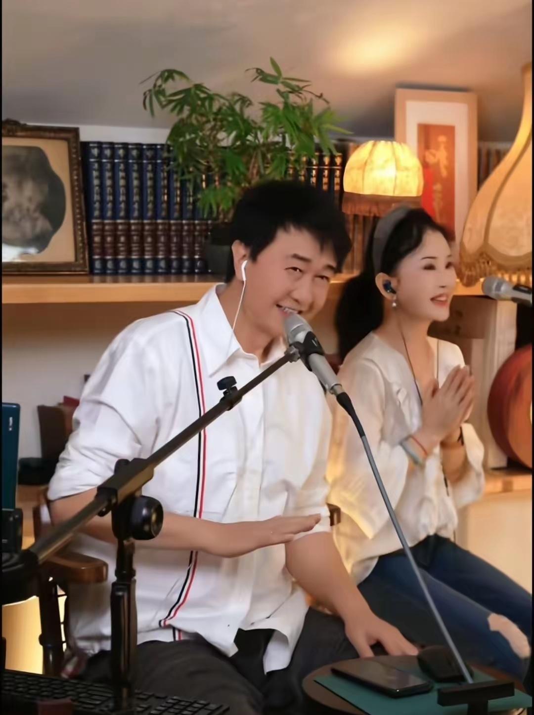 付笛声的老婆还是这么漂亮，有没有用科技狠活？要说一点都没用的话，那肯定是没有人相