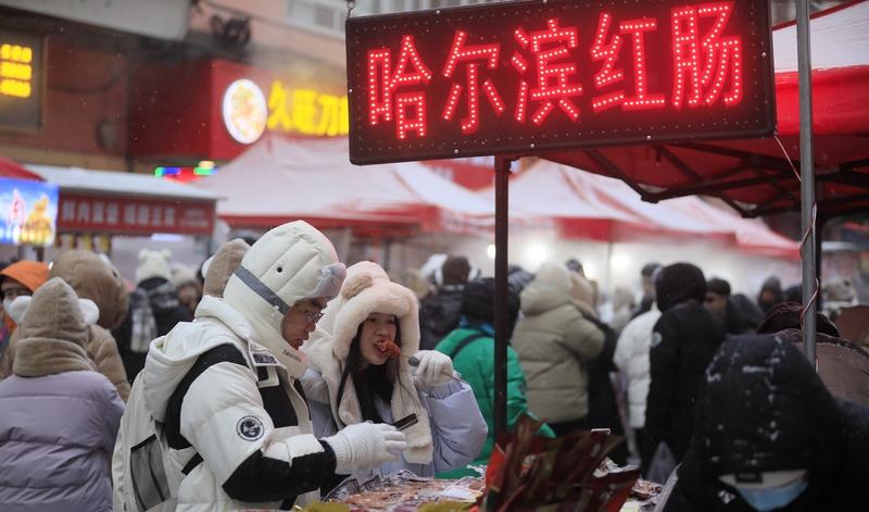哈尔滨早市成了南方人的天下！以前早市常见本地大爷大妈，如今红专街、三姓街等热门早