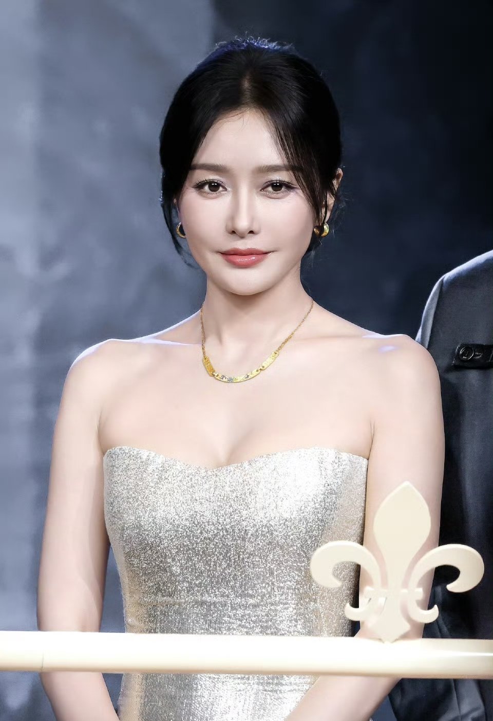 秦岚傲人身材太棒了秦岚美女