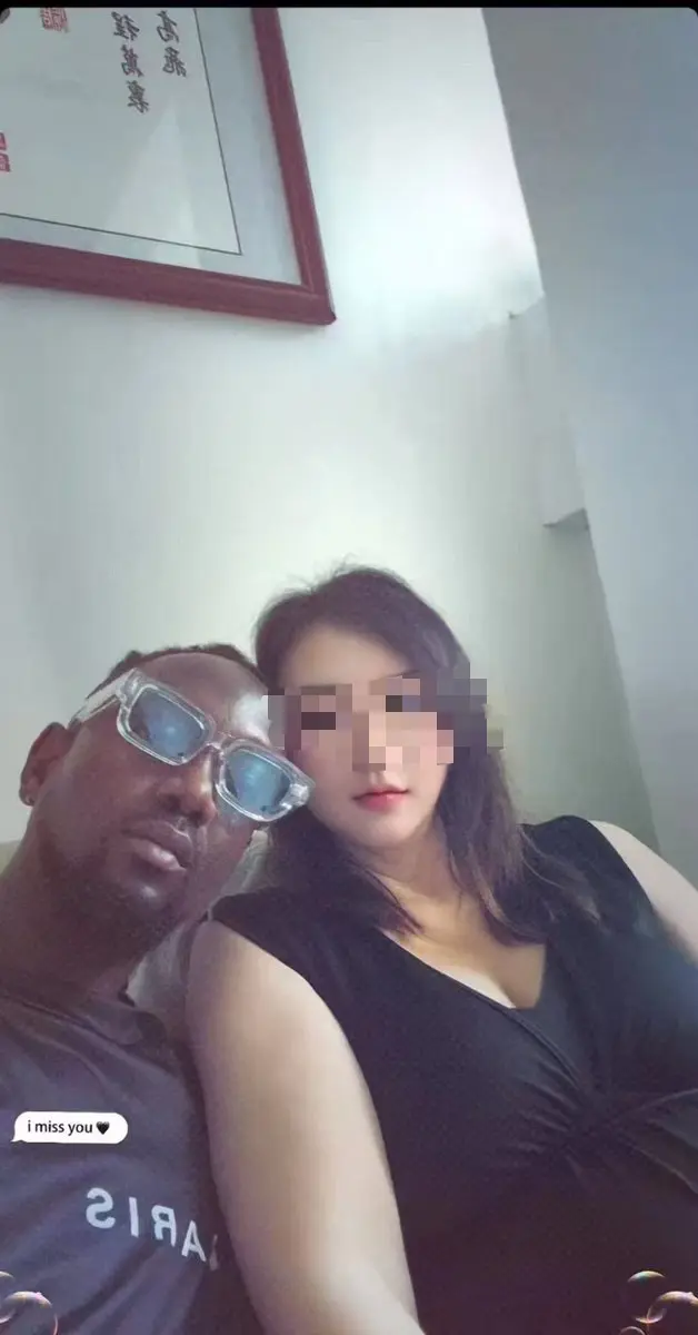 女人出轨黑人结果染上艾滋老天爷是不是替她老公出了口恶气