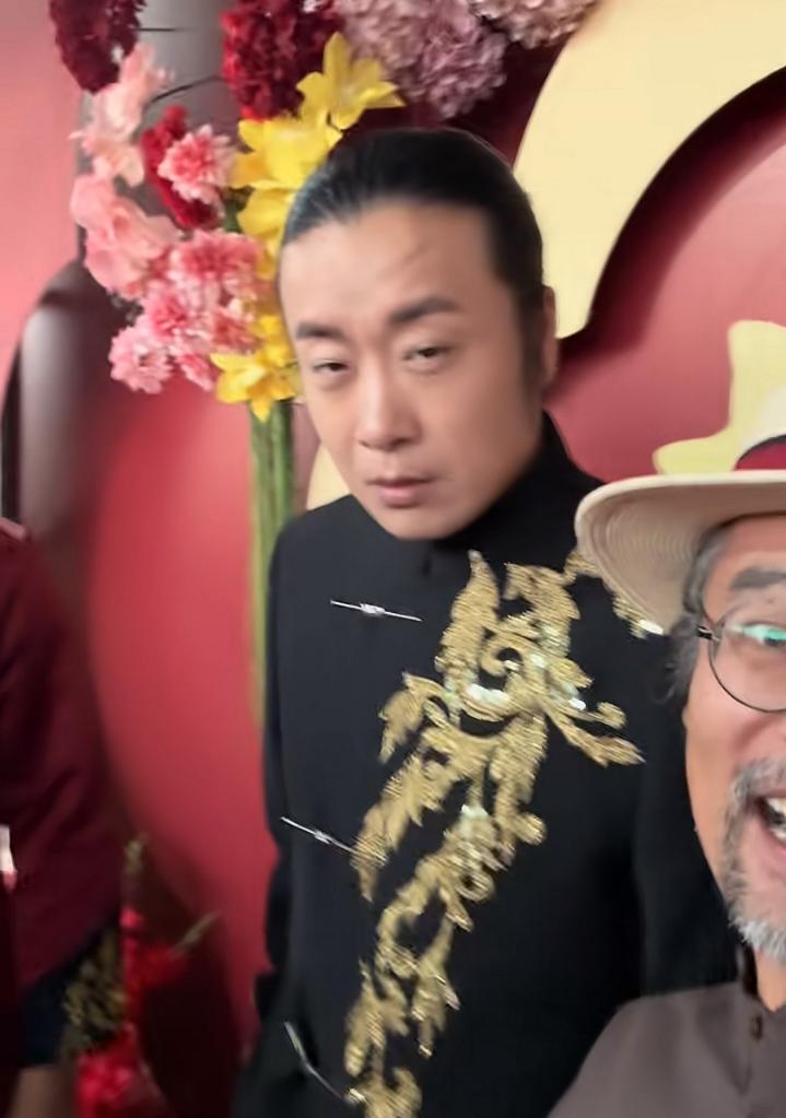 8月18日，山东日照网红阿拉丁狗蛋迎来自己的大婚日子，43岁的他总算尘埃落定，步