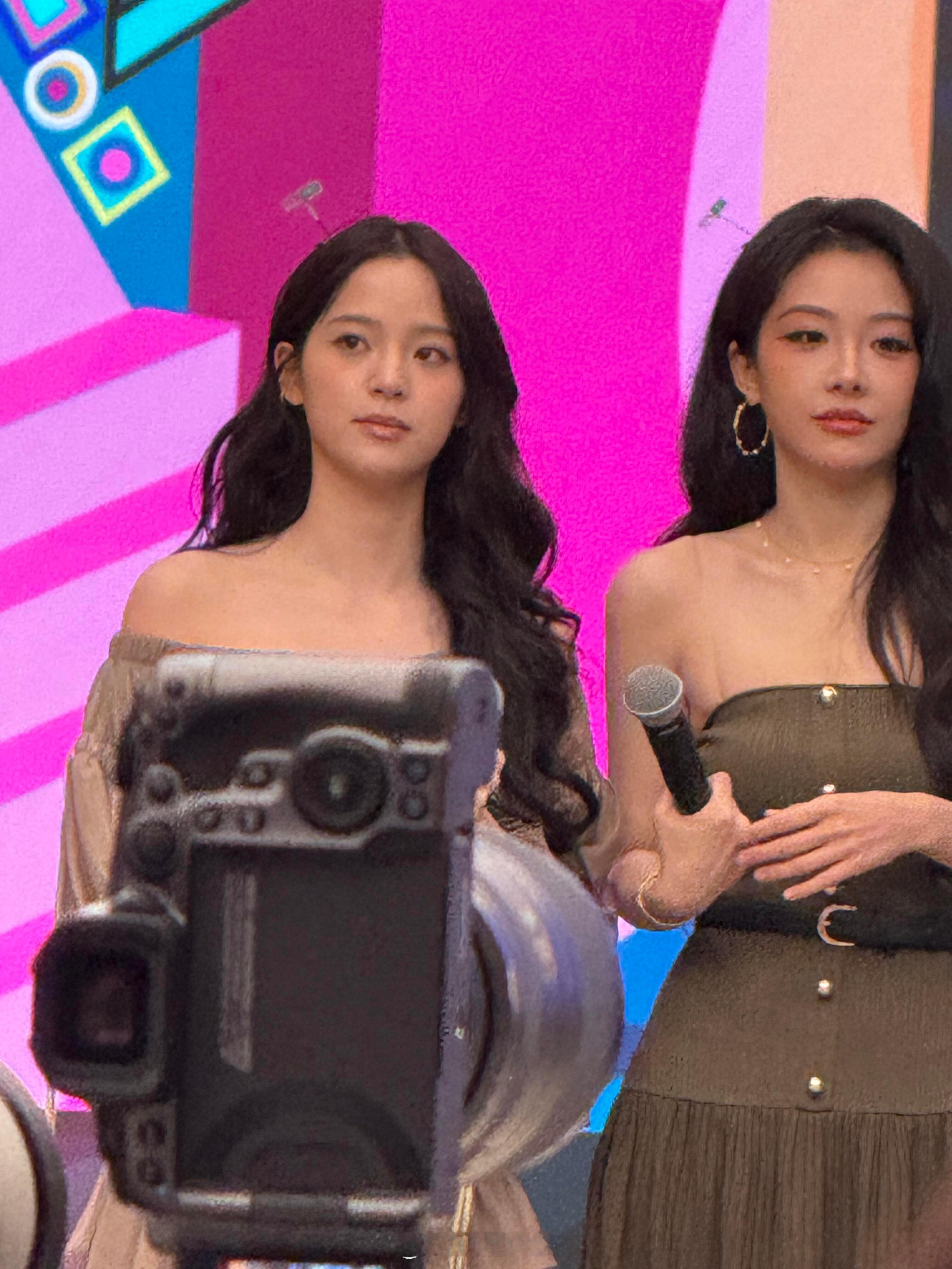欧阳娜娜和喻言那个身材好？​​​