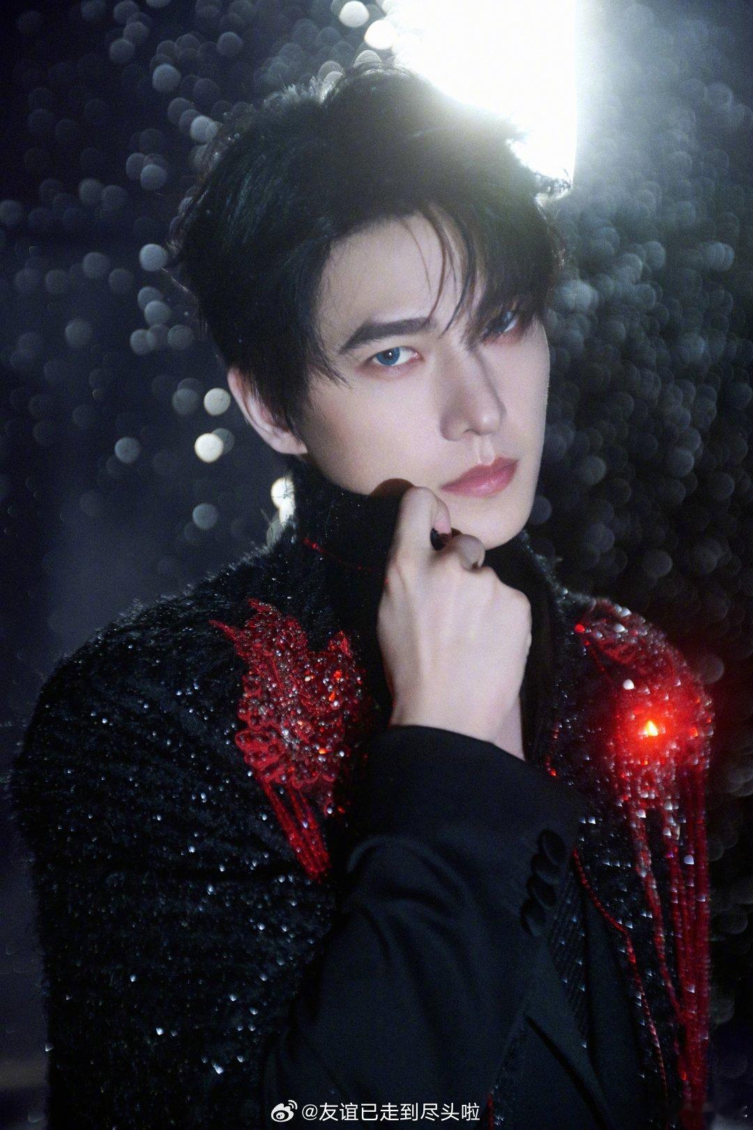 网友爆料杨洋和悦凯到期不续，将离开贾士凯自立门户，会成立属于自己的团队。曝杨洋不