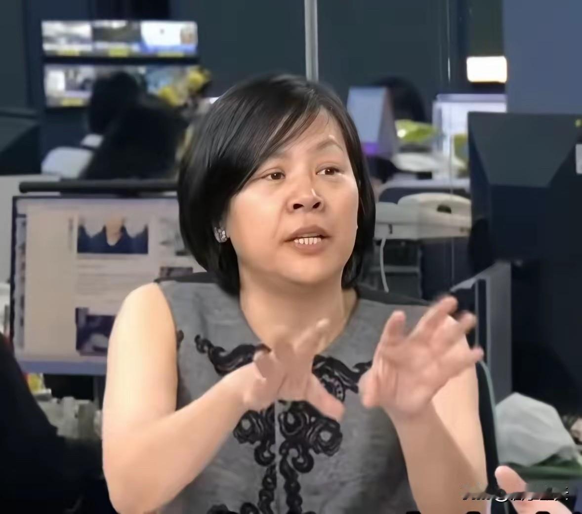 岛内深绿媒体人王义川在一档节目中当面质问陆配李贞秀身份户籍问题，他说根据台湾公职