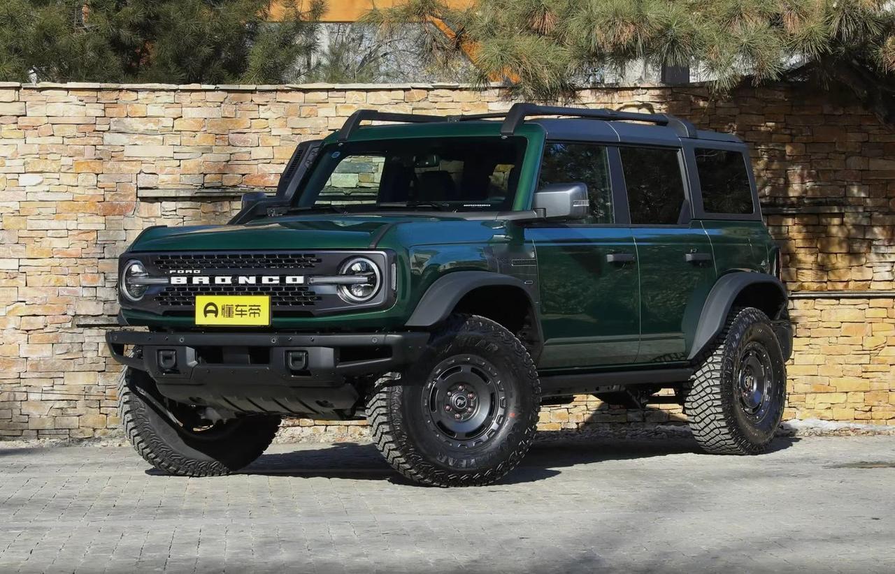 最近后台老有粉丝问我：“20多万能拿下二手烈马吗？”“荒地版和长滩版到底差在哪？