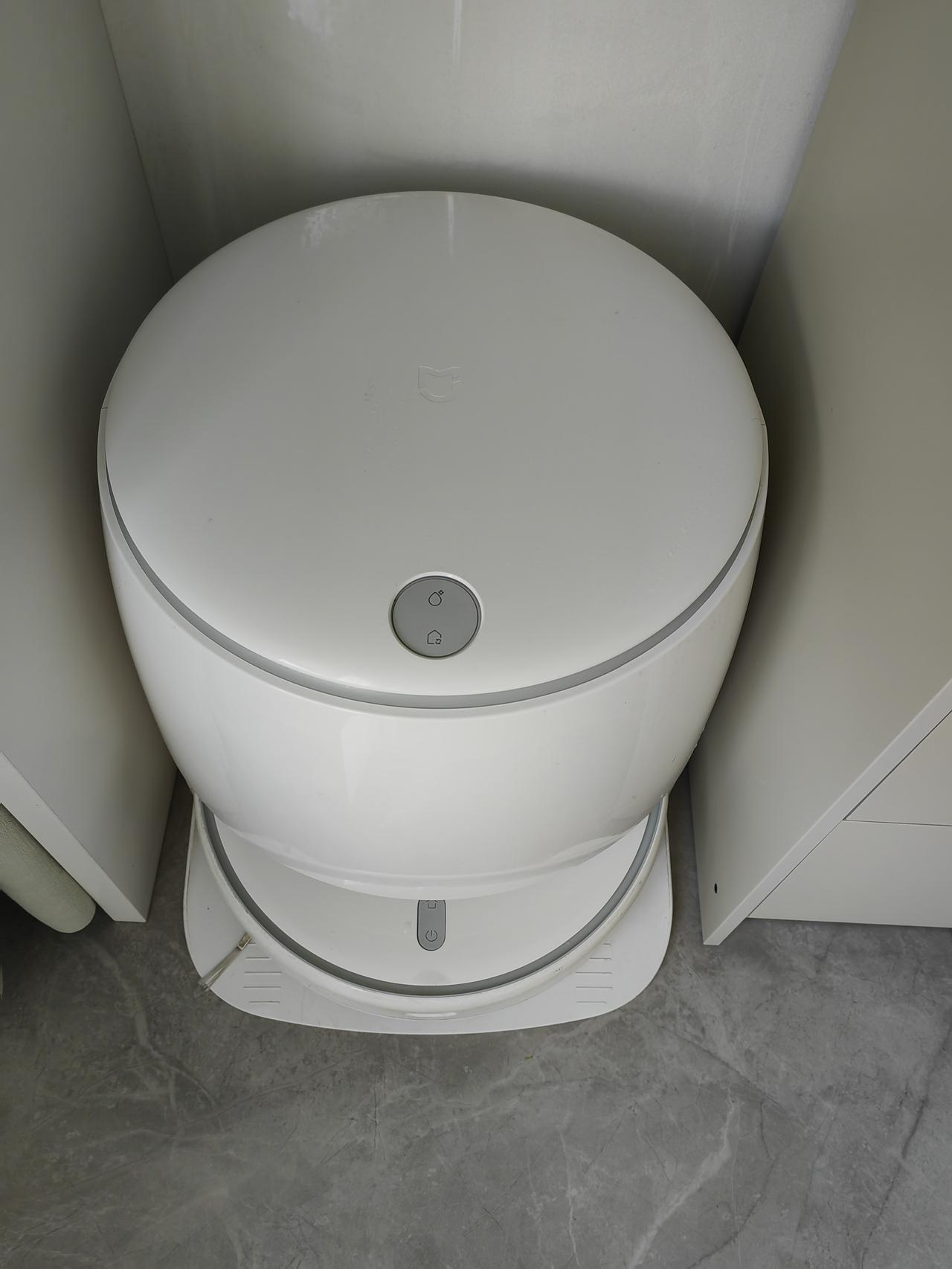 老公说有扫地机器人不用，非得人力拖地，怪得了谁？怪就怪这扫地机器人太老旧，小