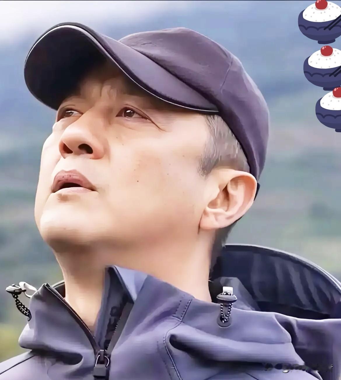 老护士王姐说起院长李亚鹏的时候，眼圈红红的，她一把年纪了，特别怕别人说哭了。