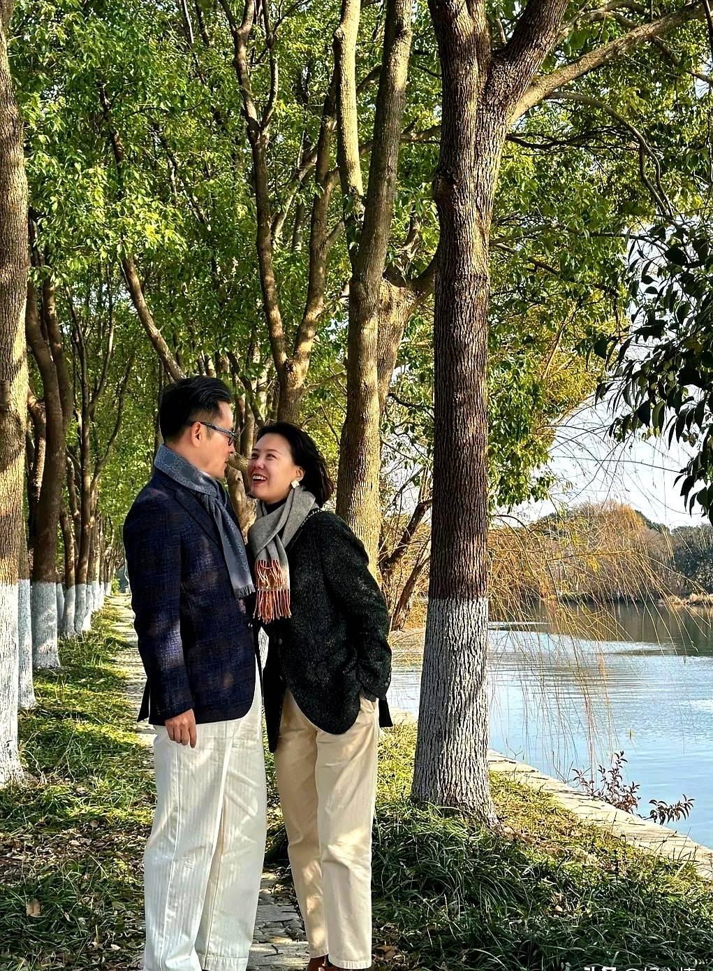 我同学结婚20年了，老公是校友，俩人快五十了突然想要孩子，跑去医院检查，结果她