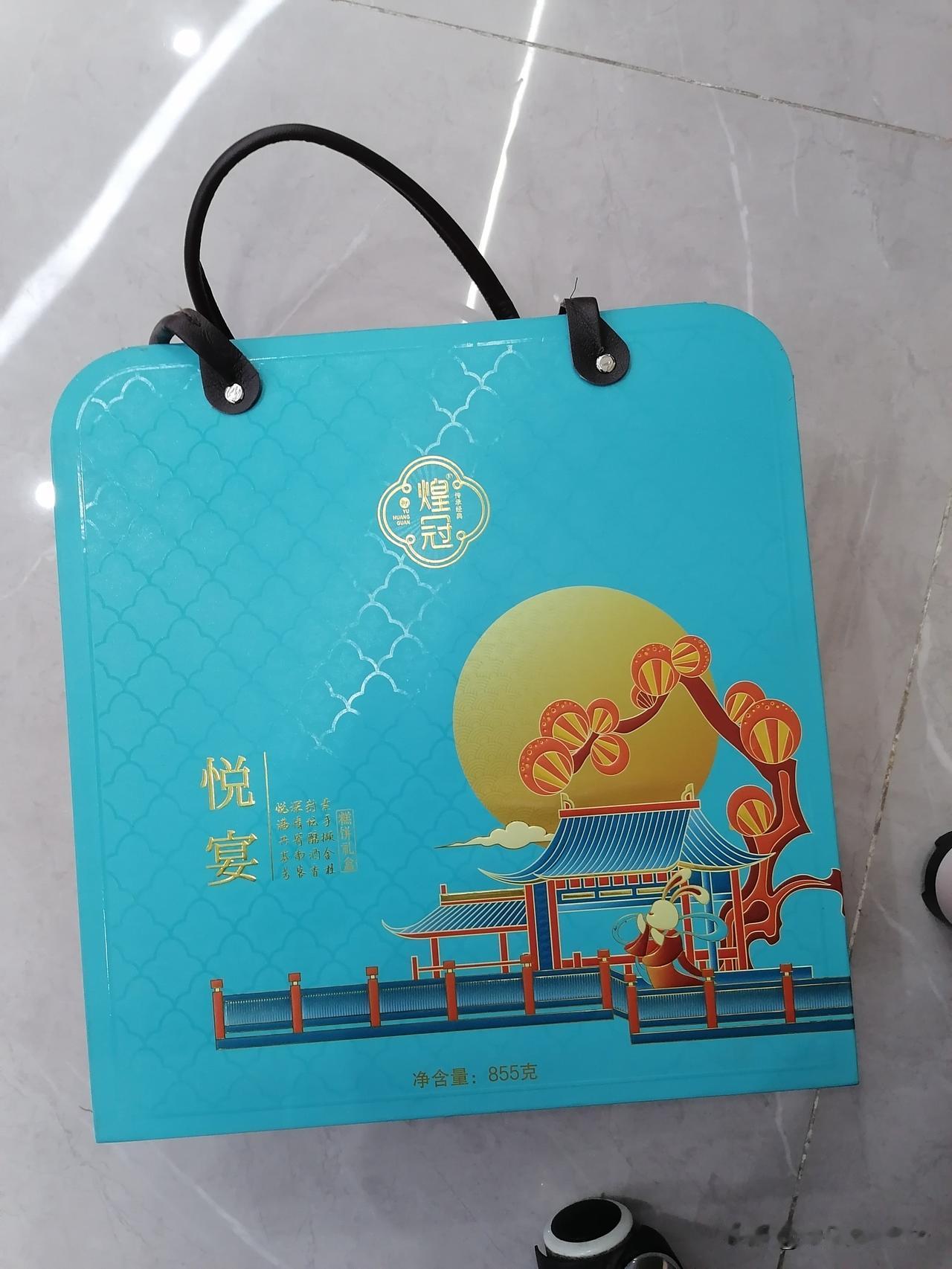 月饼工厂是怎么挺过来的？感觉现在超市的月饼都堆成山了！我昨天和闺蜜去逛超