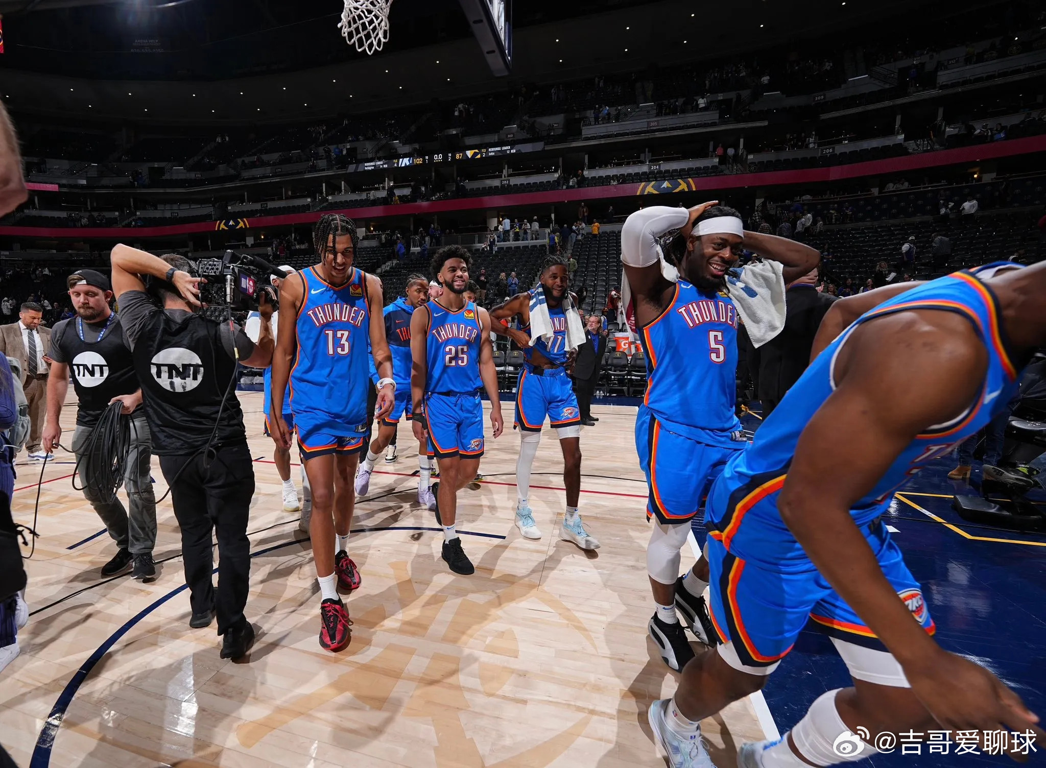 亚历山大封神绝杀！雷霆险胜掘金豪取6连胜，西部决赛预演火花四溅