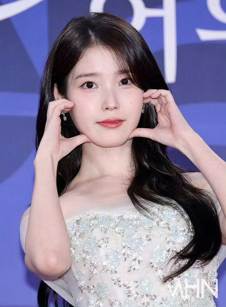 IU青龙奖女主角IU青龙奖视后恭喜！​​​