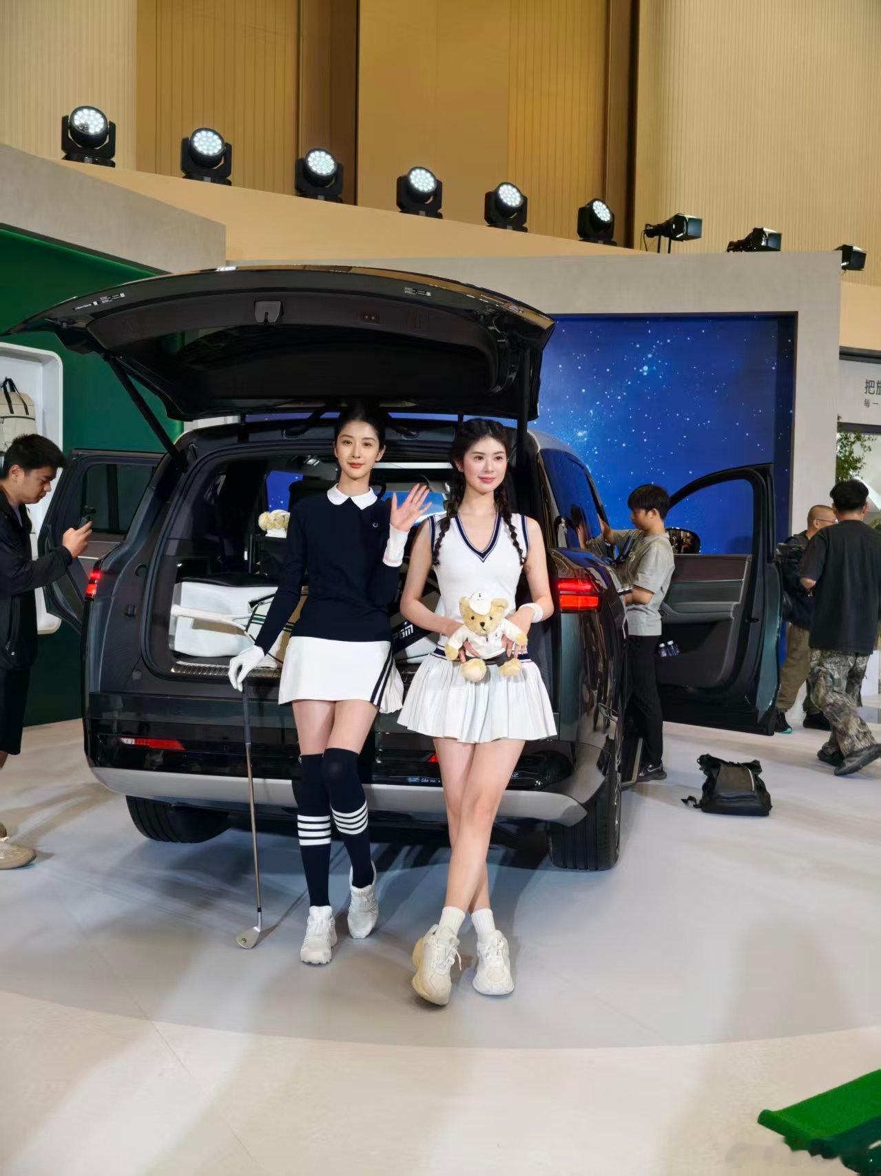 2026款腾势N9上市女神高圆圆来了～香车配美女～