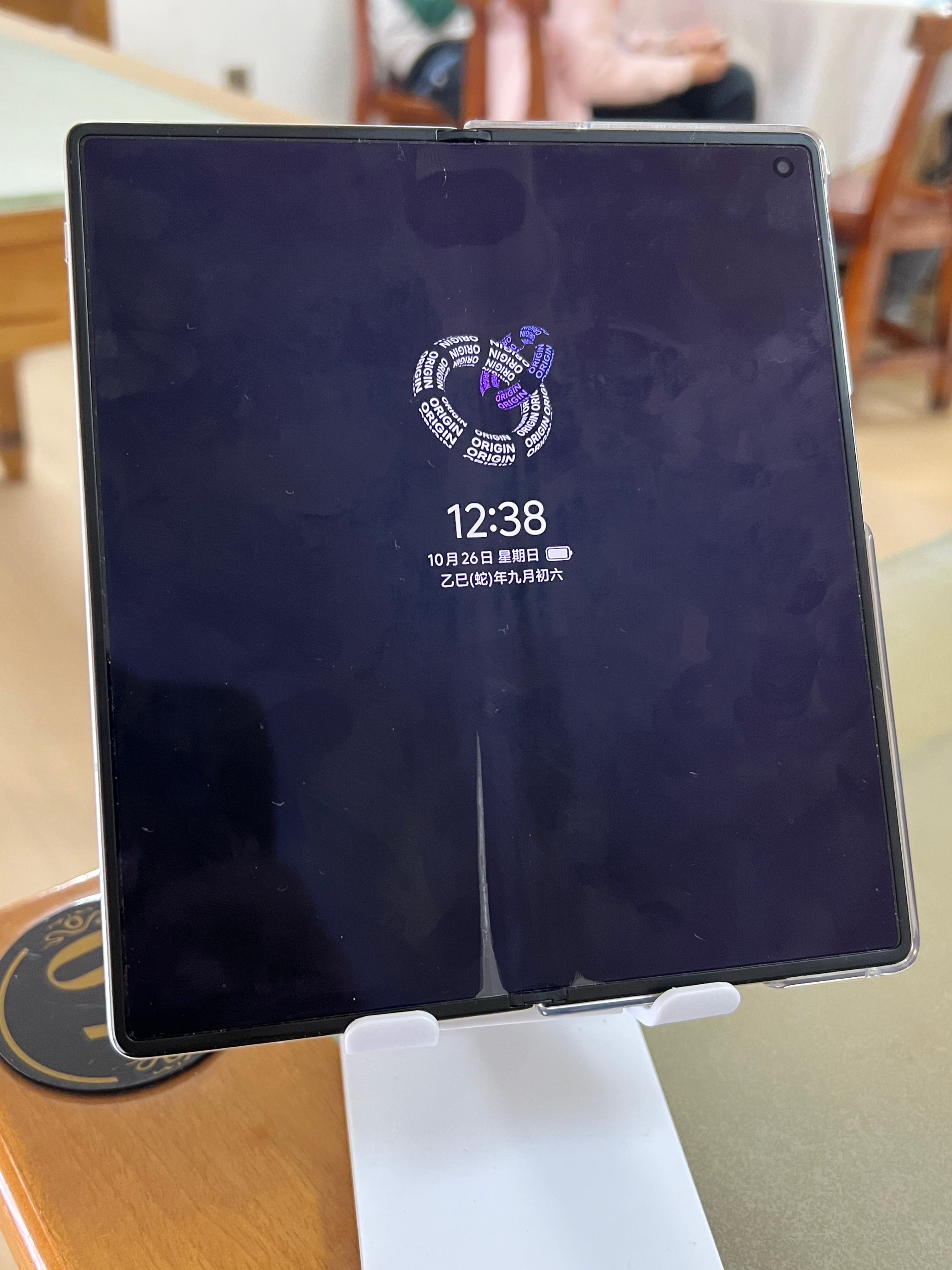 9月6号才换的vivoxfold3内屏膜，才一个月就起泡成这样，有点不想用折叠