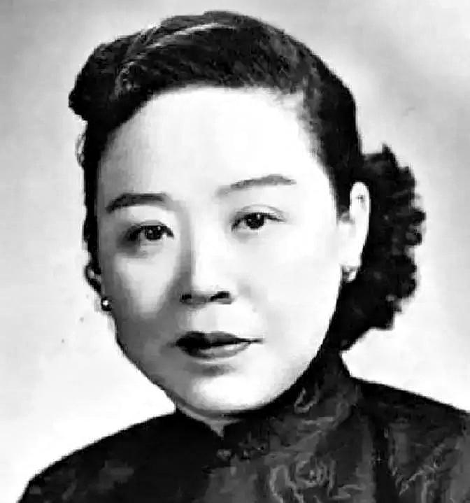 1930年，副官看白崇禧寂寞难耐，把未婚妻王氏送来伺候白崇禧！可没想到，王氏伺候