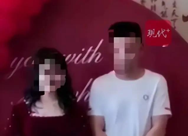山西运城，男子方某和女友胡某订婚后，一起去看刚装修好的婚房。看着卧室里宽大的新床