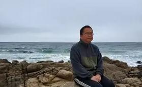 一个被美国用“钓鱼执法”扣了九年的中国芯片专家，脚刚沾上祖国的土地，转头就把全球