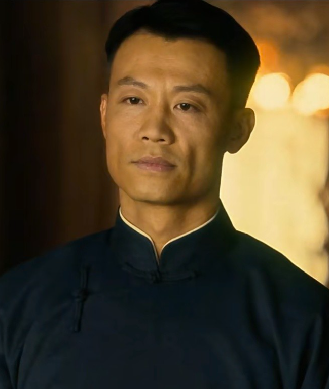 毕彦君的张老太爷演得好于和伟的富商田家泰演的也好，可比起这两位戏骨大咖，