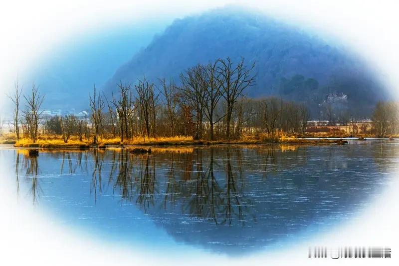 上联：冬去山明水秀，下联：请你来春来鸟语花香！