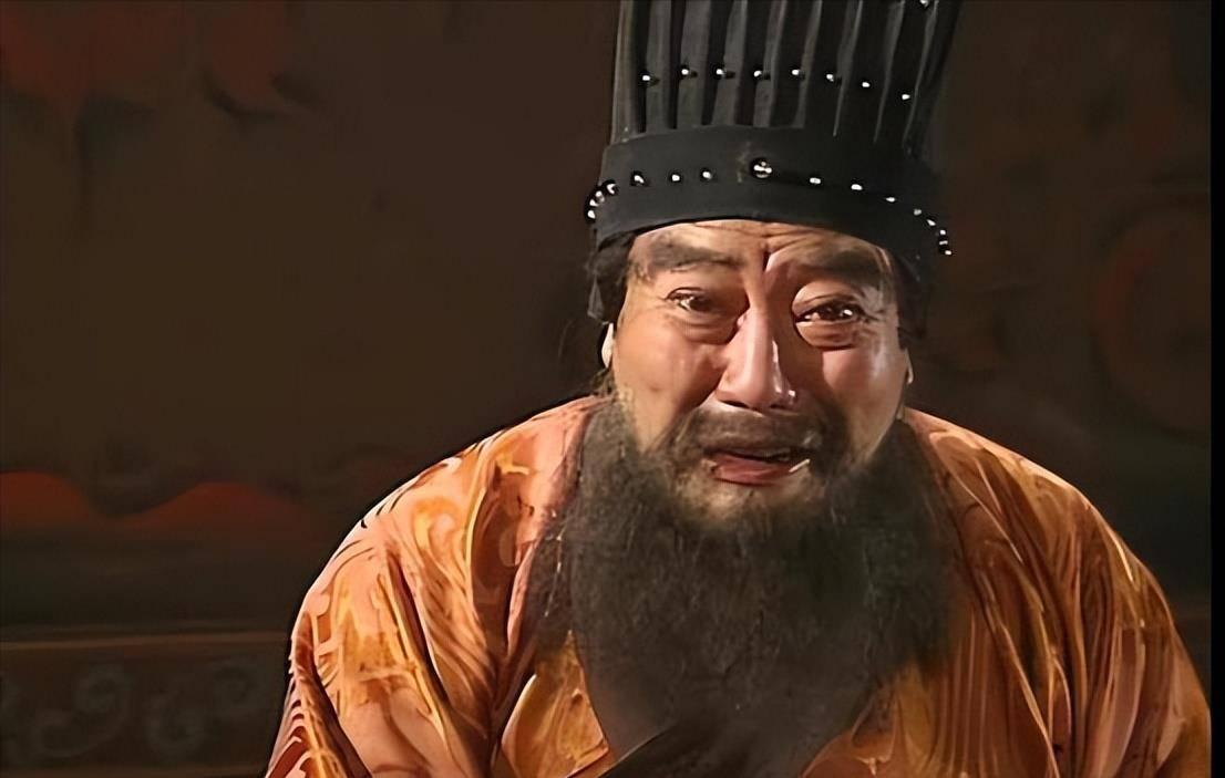董卓是怎么忽悠吕布的？大概率是这样：奉先呀，好久不见了（董卓当过并州刺史，与吕