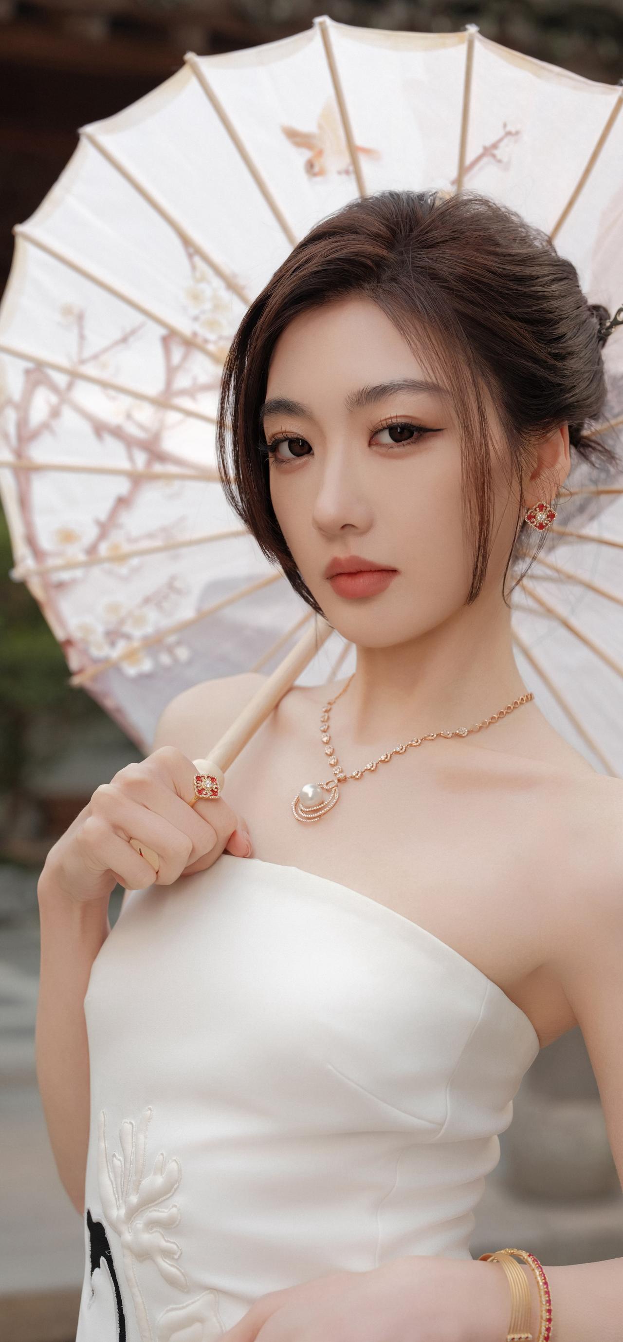 孙乐言写真孙乐言颜值气质双在线，东方美人的范本🖤🤍