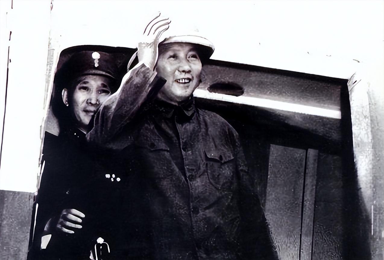蒋介石在日记里谈及重庆谈判：当年放走毛泽东，主要是两点原因！1945年8月28
