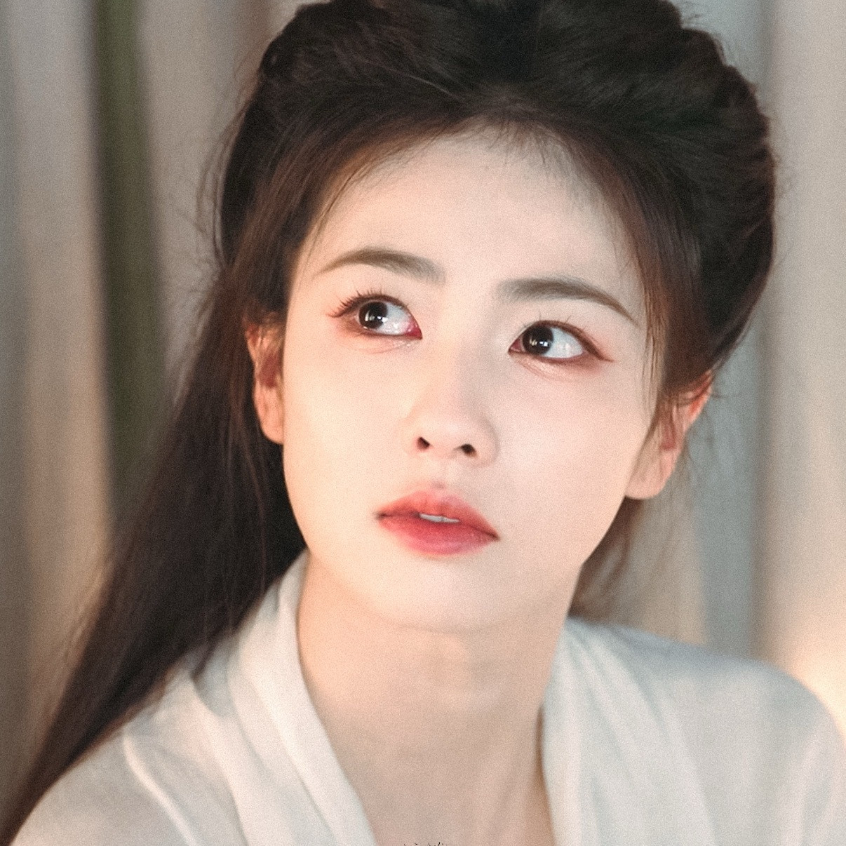 “可是泪已盈盈，打湿了飞过的蜻蜓”太会演了这个白鹿，眼眶含泪的看着最爱最痛的人