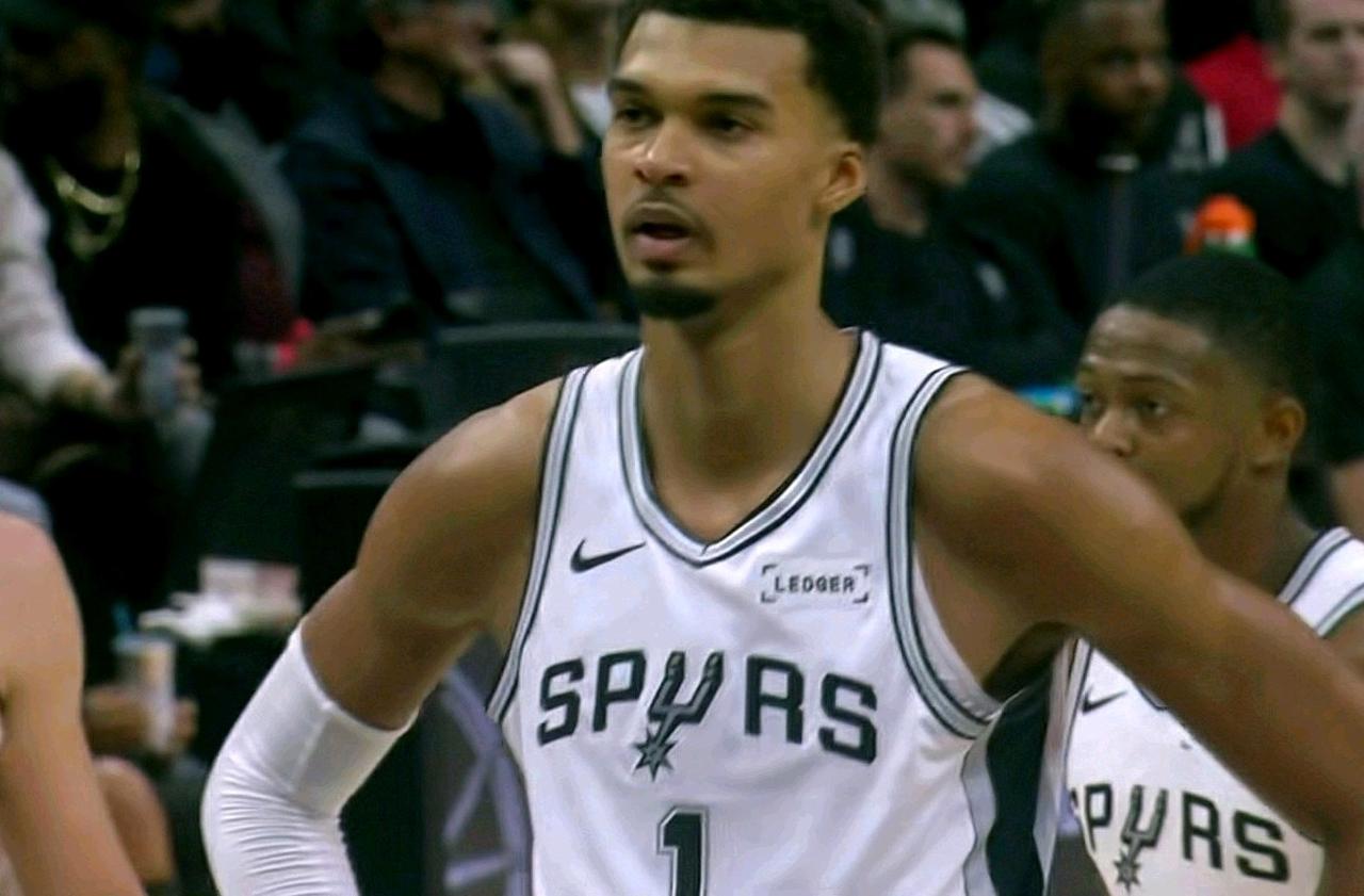 说实话：马刺巨星文班亚马表现真的让人叹为观止！在背靠背客场打老鹰的比赛中：再次为