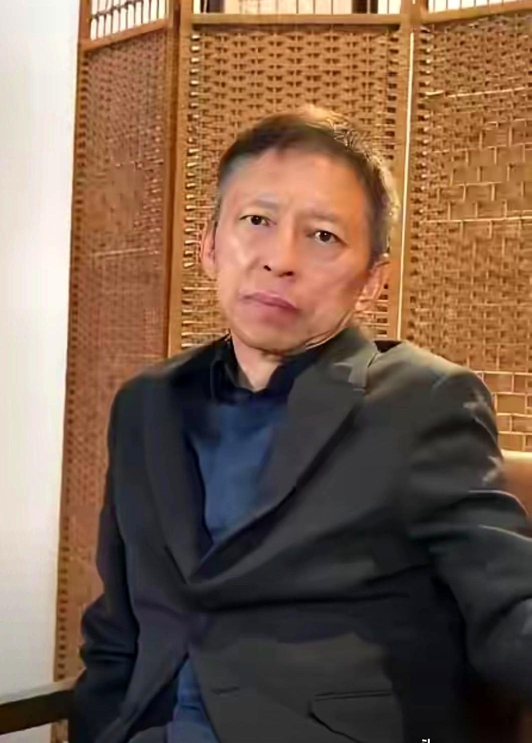 张朝阳亲口说的。如果他现在20岁，手里攥着10万块，在今天的环境里，他会干嘛？