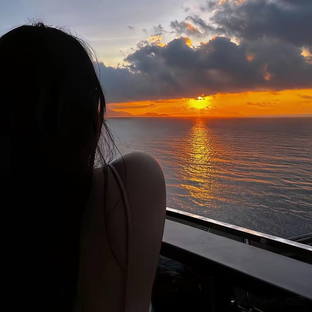 女人要明白：一个男人明知道你已经结婚，还不断的接近你，讨好你，他肯定没安好心