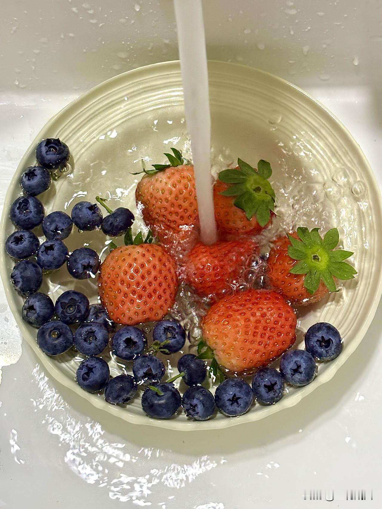 家人们停更了一个多月打算继续回归更新内容了主要是怀孕了孕早期一直被孕反折