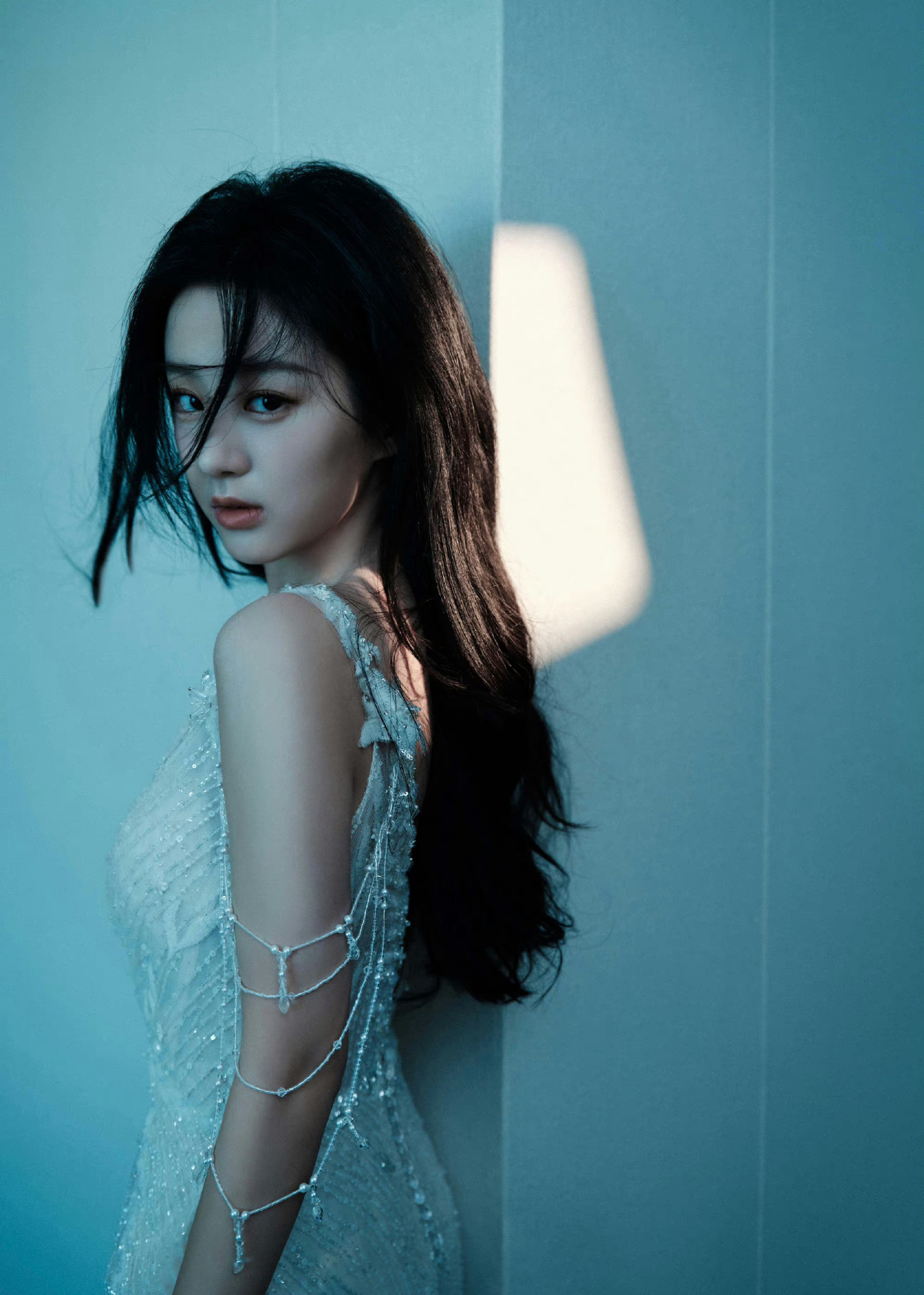 包上恩，钻纱轻扬，迷人好身材的小姐姐。包上恩