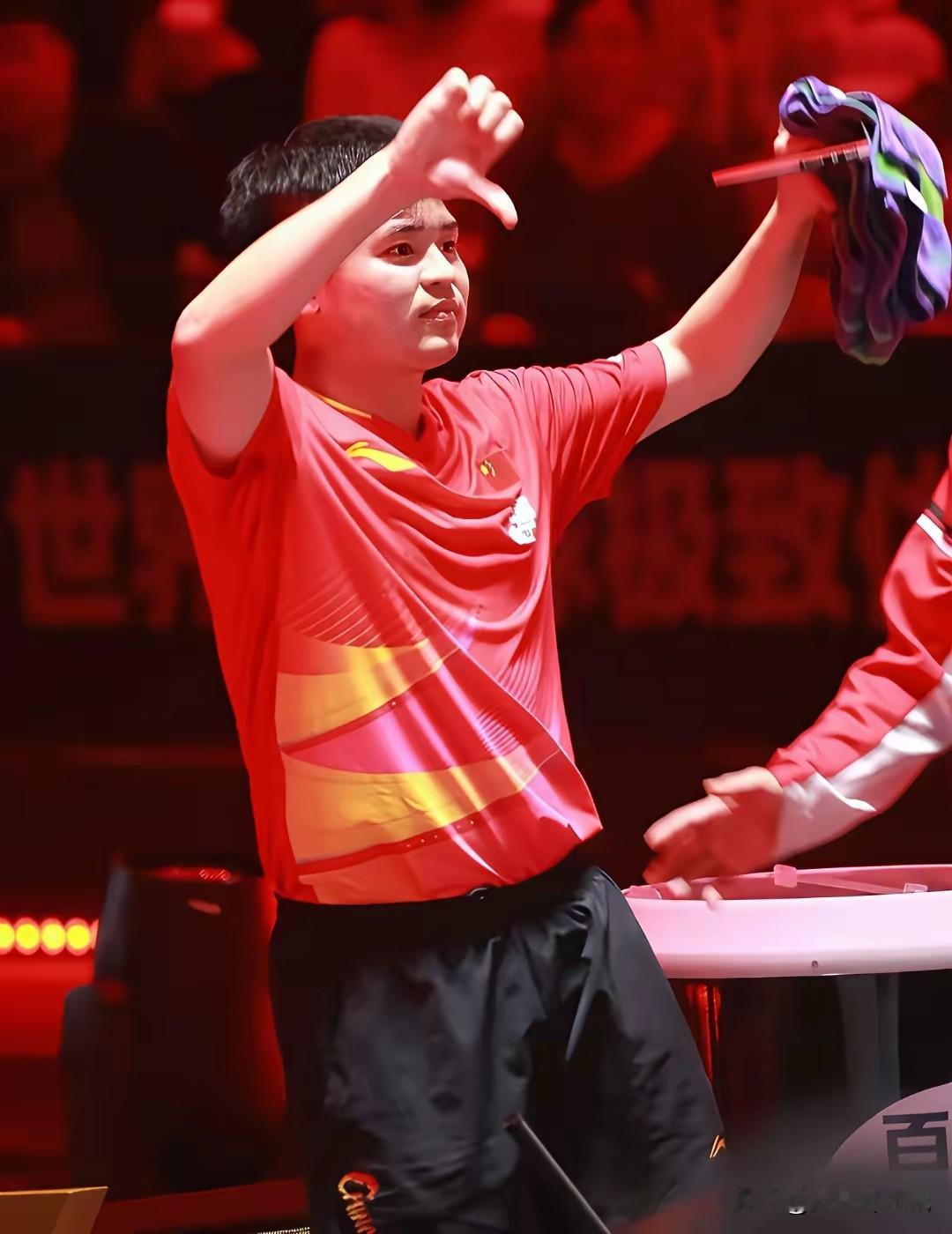 林诗栋再战小布。历史两人5次交手，林诗栋2胜3负略占下风。林诗栋20岁，小