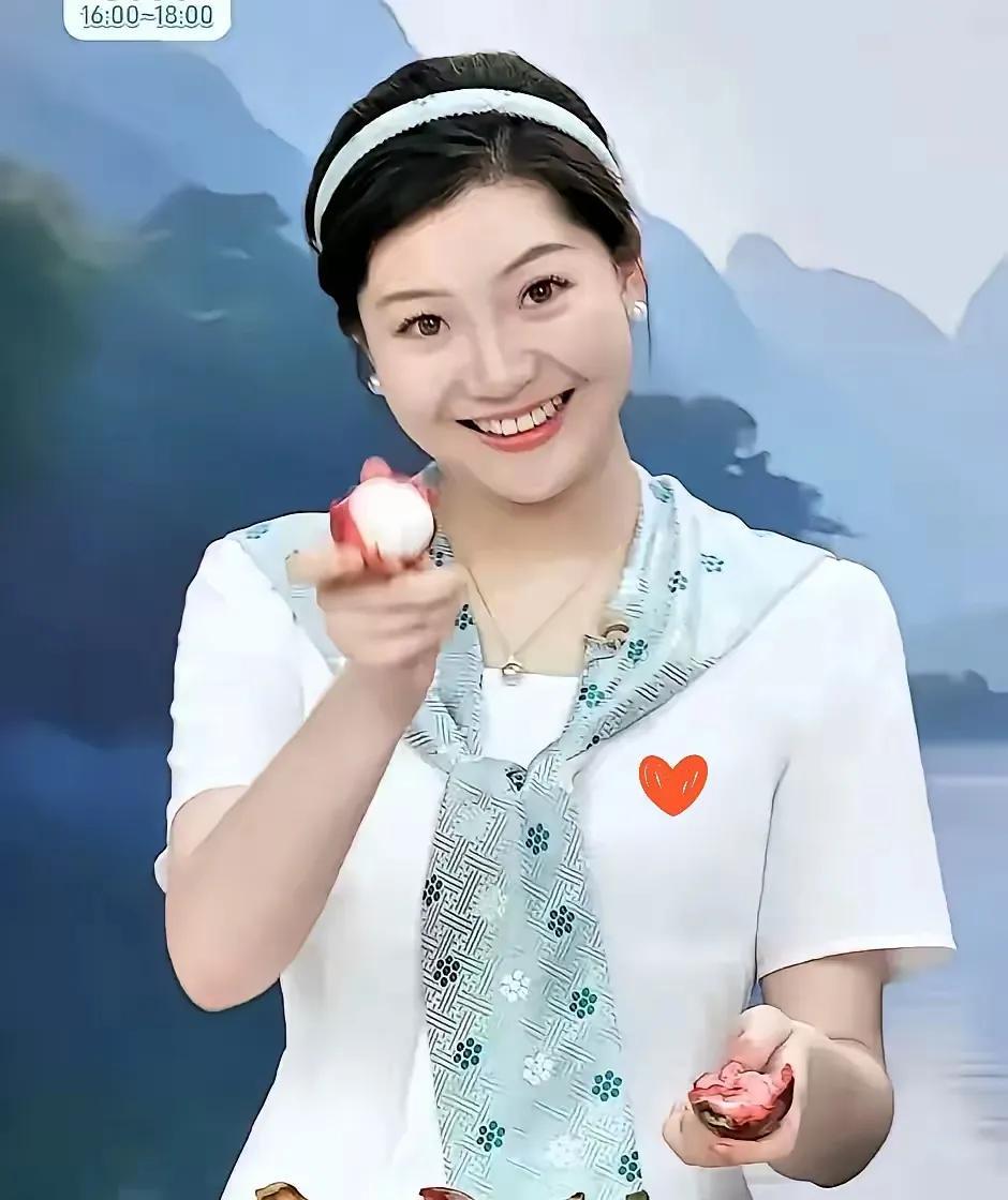 谁不羡慕有董宇辉这样的老板？要说“与辉同行”的各位主播，最近谁最开心？非盼盼莫