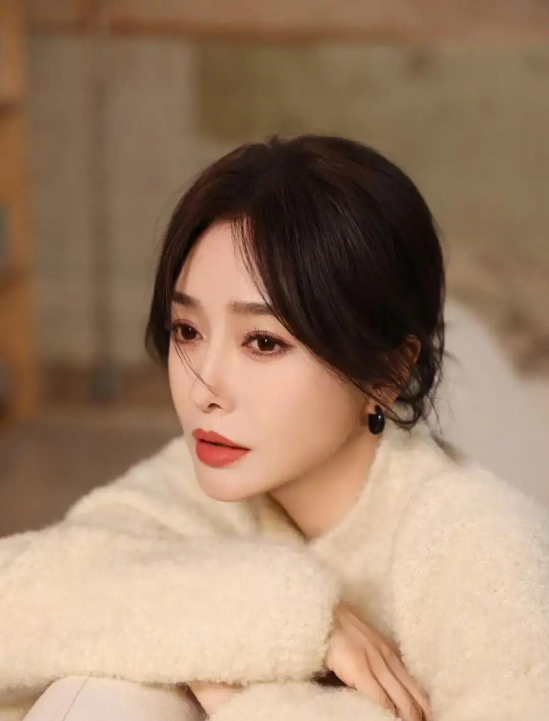 秦岚自曝不洗脚，这事儿炸了！我圈内人告诉你，这根本不是什么女明星的邋遢八卦，而