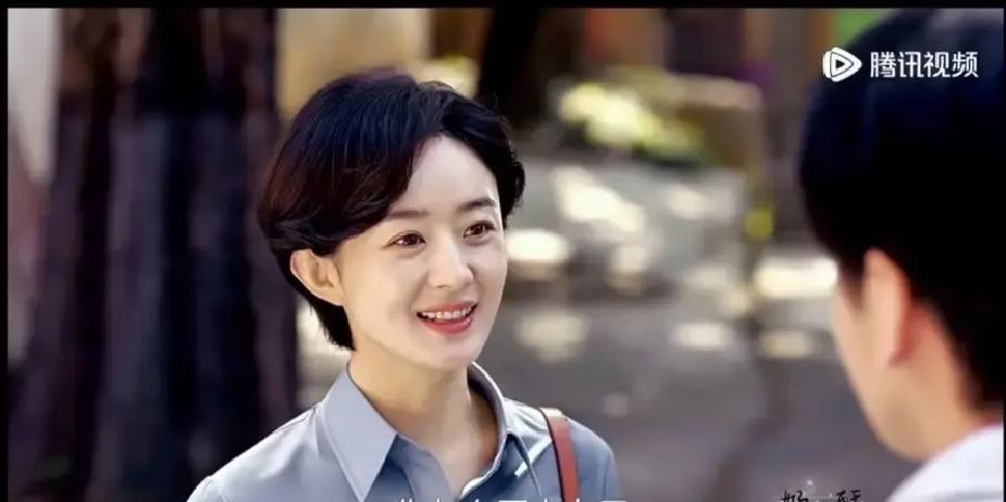 刷到一条“赵丽颖38岁演27岁李秋萍”的帖子，配的还是《与凤行》的旧图，差点把我