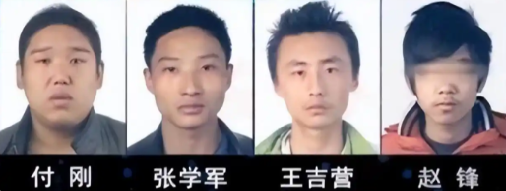 2013年，山东费城监狱来了4个特殊的杀人犯，他们一进监狱就被其他犯人疯狂殴打，